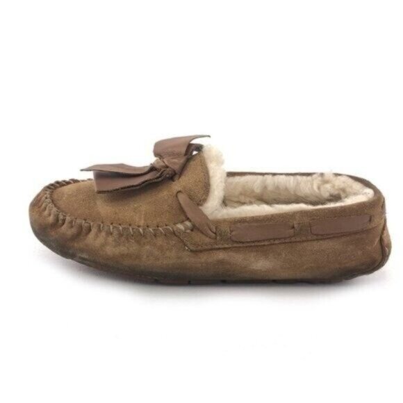 UGG Dakota Bow Moccasin Slippers 7 - Picture 1 of 12